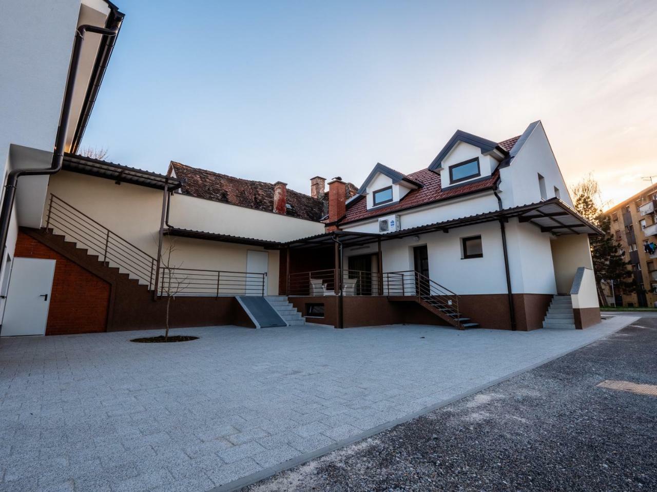 Eva Rooms & Studio Apartment Karlovac Exteriér fotografie