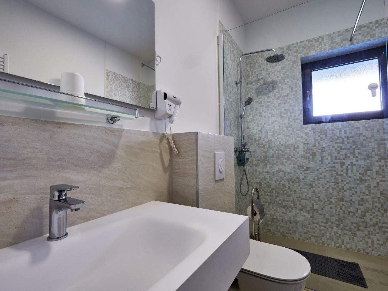 Eva Rooms & Studio Apartment Karlovac Exteriér fotografie