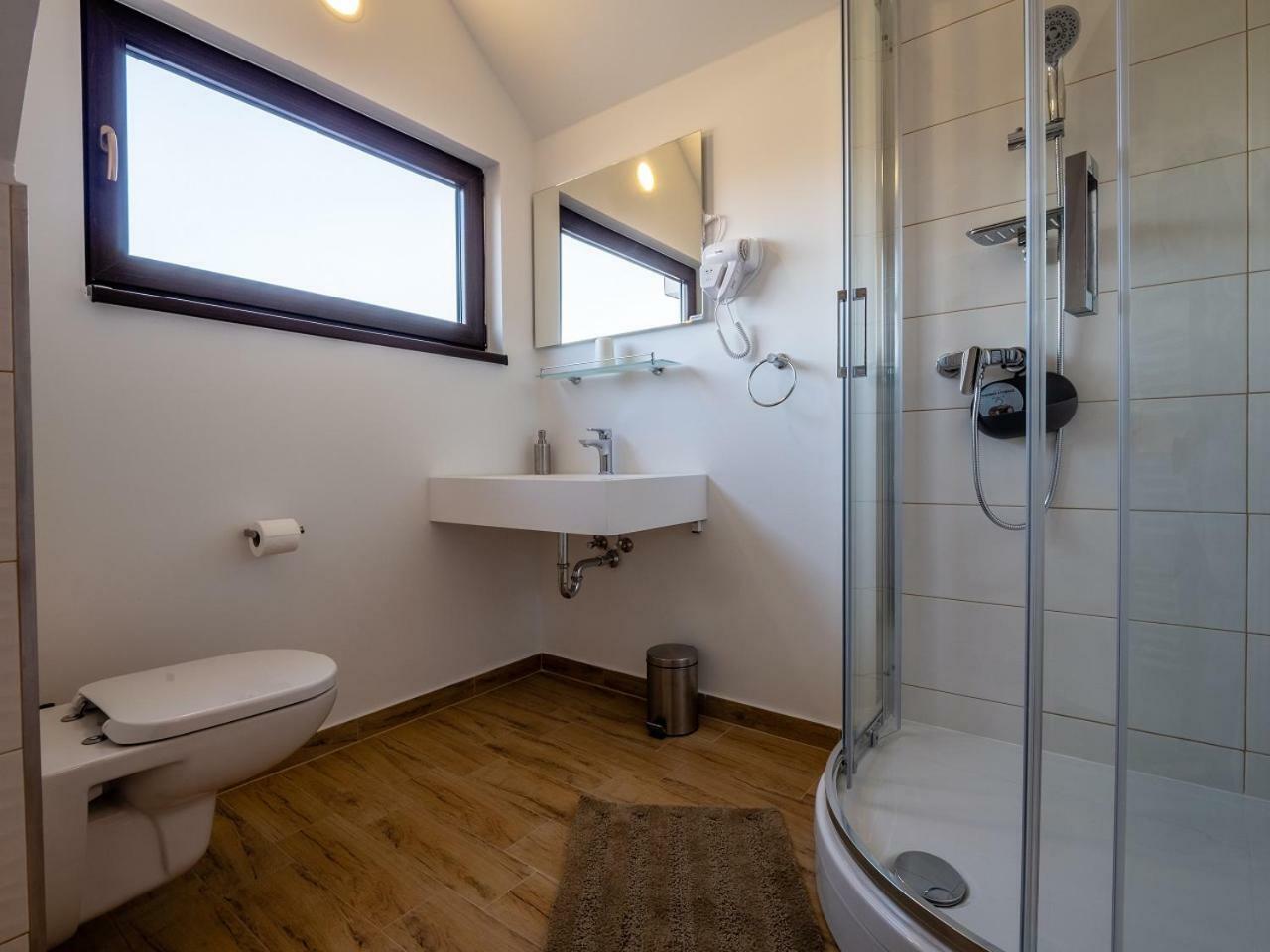 Eva Rooms & Studio Apartment Karlovac Exteriér fotografie