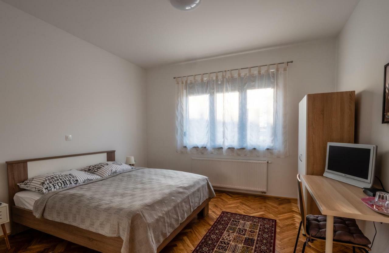 Eva Rooms & Studio Apartment Karlovac Exteriér fotografie